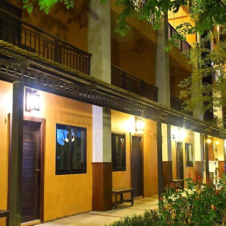 Chalicha Resort Chumphon Esterno foto
