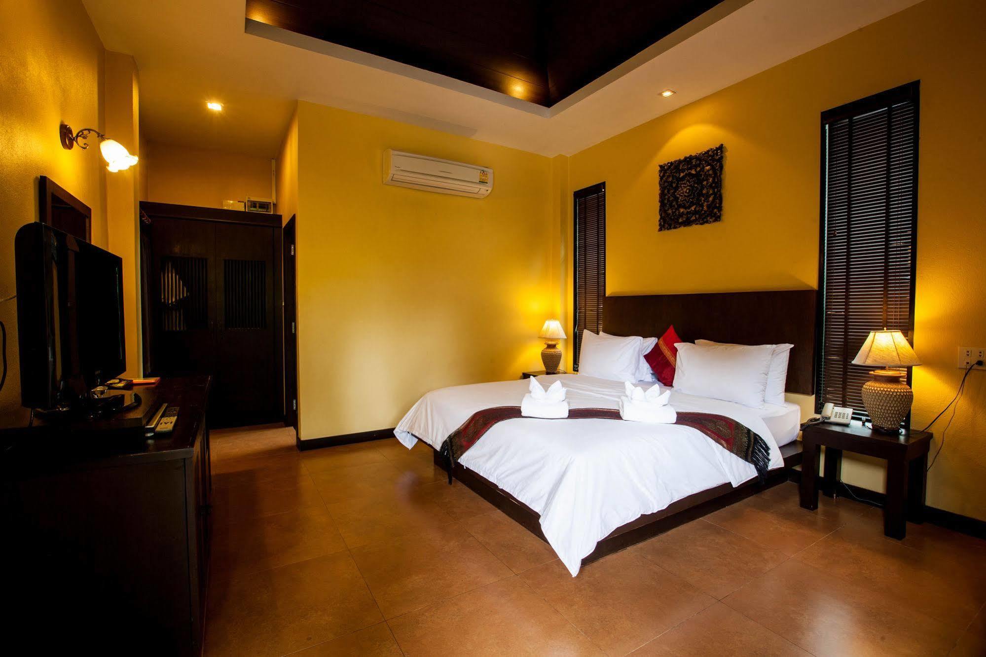 Chalicha Resort Chumphon Esterno foto